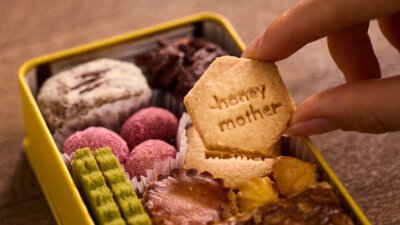 即完売？！はちみつ専門店・ハニーマザーのクッキー缶は、バター・小麦粉不使用って本当？人気の理由を徹底調査【お取り寄せ手土産】